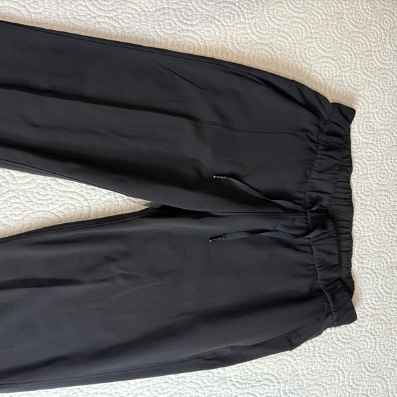 Lululemon Athletica Classic Black Jogger Pants On the Fly size 8 - Picture 7 of 14